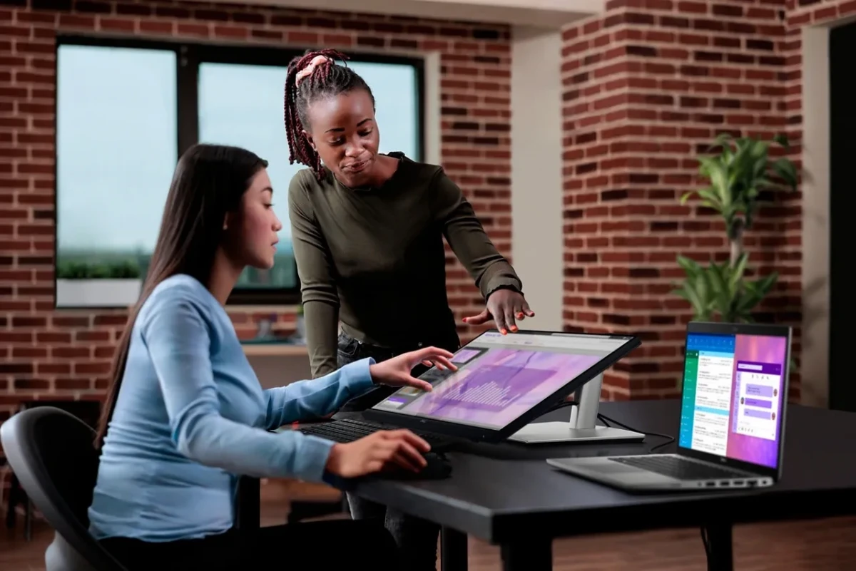 Dell ra mắt màn hình cảm ứng 24-inch USB-C Hub Monitor (P2424HT)